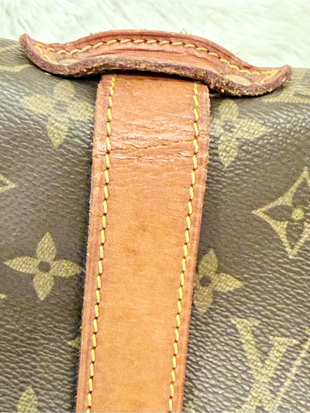 Louis Vuitton vintage Saumur 35 Monogram Crossbody - Picture 7 of 16